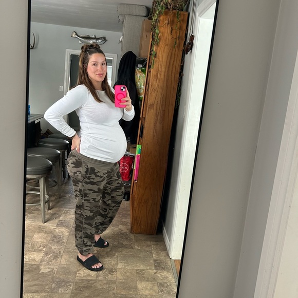 Meet your Posher, Monika - Picture 2 of 3